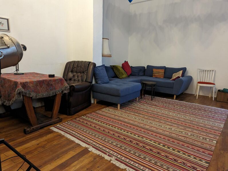 Datei:Couch neu.jpeg